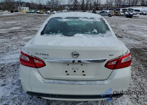 2017 Nissan Altima 2.5 z USA, uszkodzony, nr VIN 1N4AL3AP7HC179968